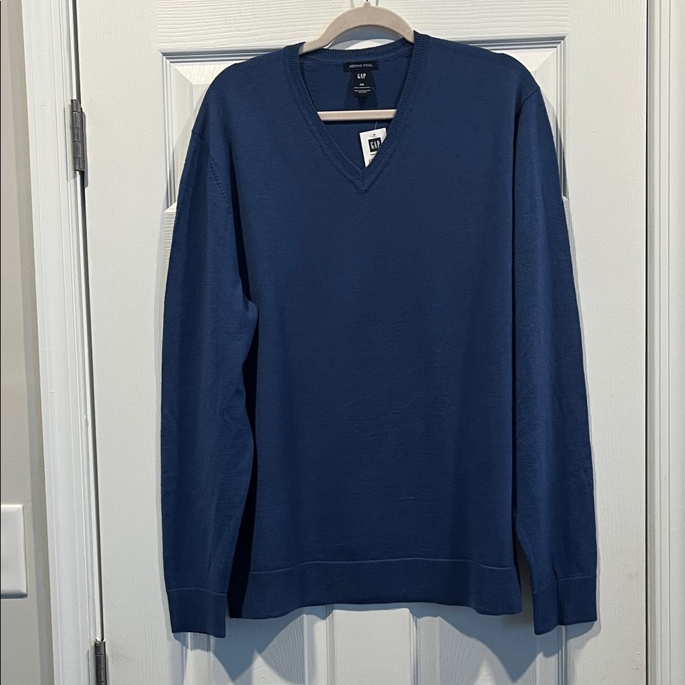 GAP Men's 100,% Merino Wool.Deep Blue V-Neck Sweater. Business Casual. Size XXL
